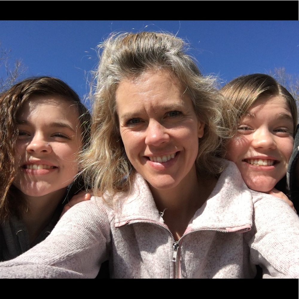 Hey, we’re the Slater girls ✿✿✿